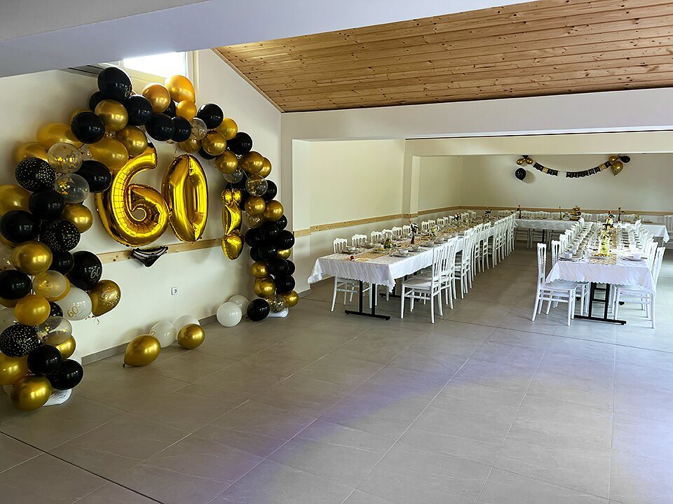 Sala z dekoracją na jubileusz